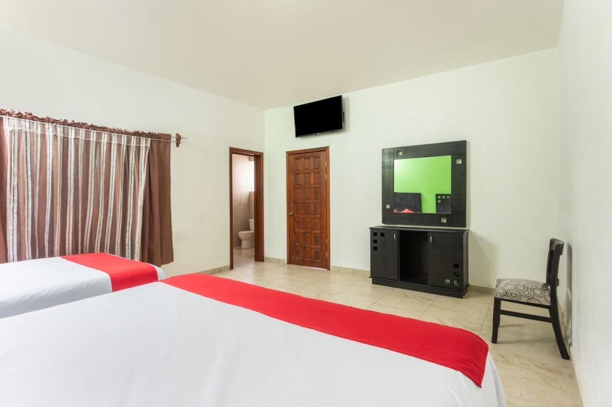 Oyo Hotel Emperadores Inn, Atlixco Esterno foto